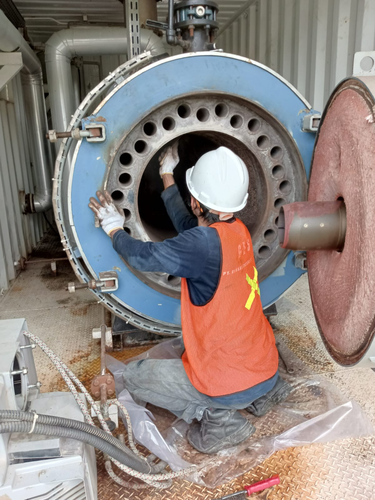 Service boiler sisi api